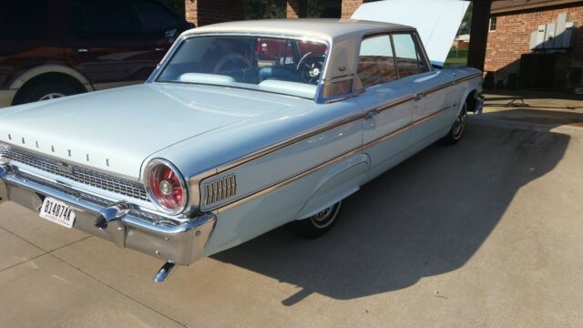 Ford Galaxie 1963 image number 31