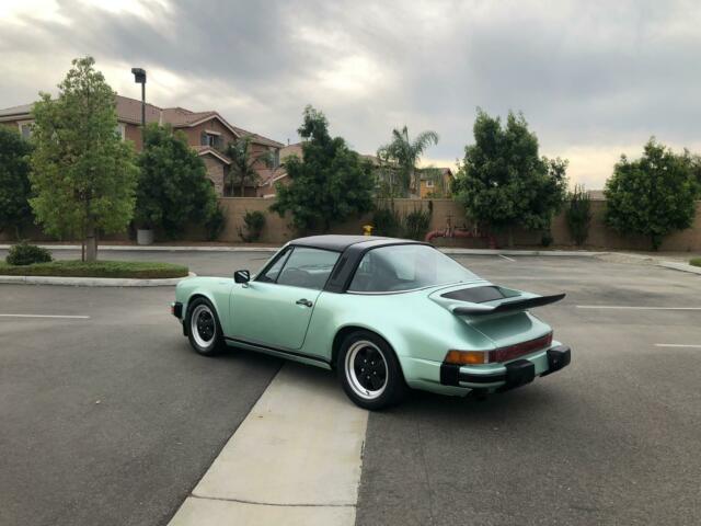 Porsche 911 1976 image number 32