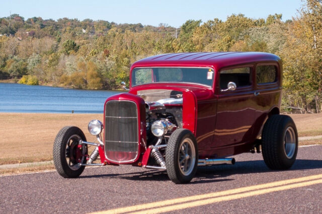 Ford Custom 1932 image number 0