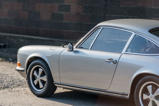 Porsche 911 1970 image number 31