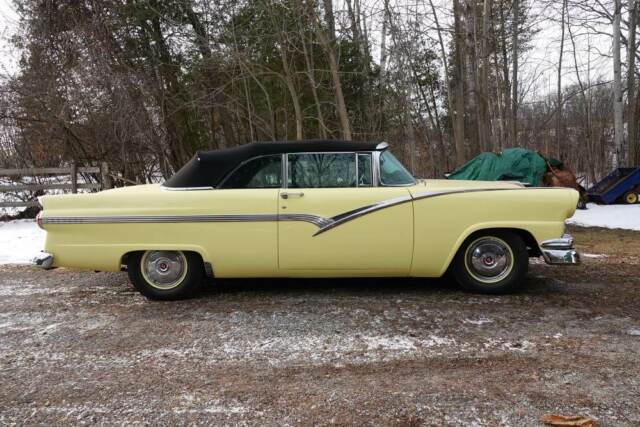 Ford Sunliner 1956 image number 1