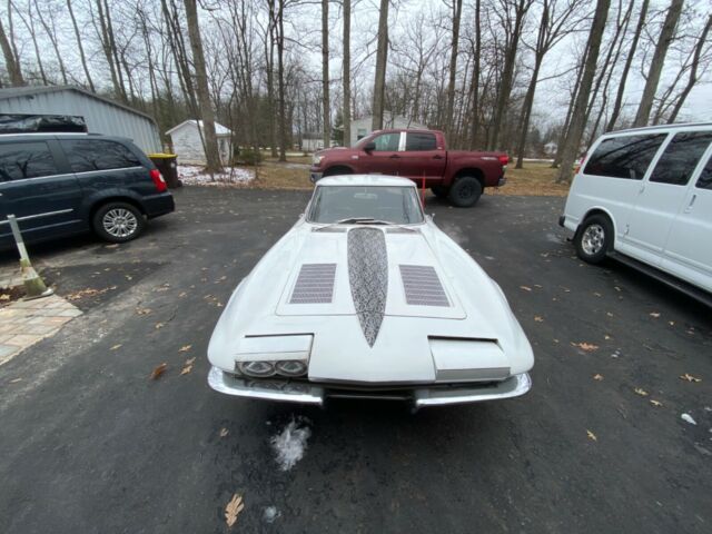 Chevrolet Corvette 1963 image number 11