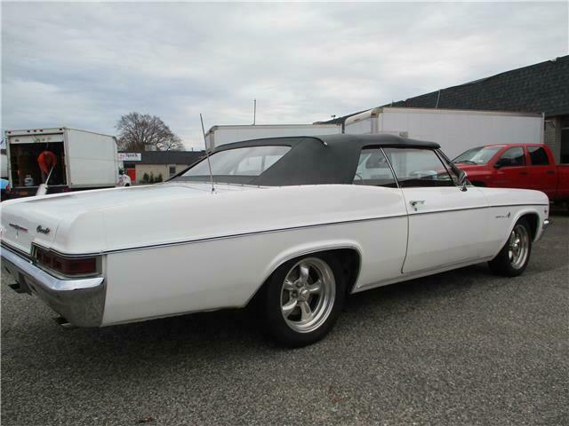 Chevrolet Impala 1966 image number 39