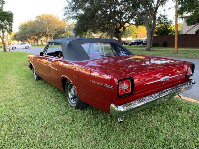 Ford Galaxie 1966 image number 15