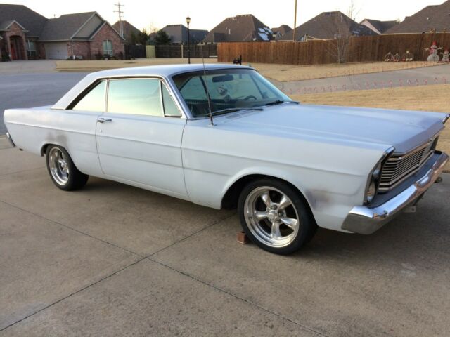 Ford Galaxie 1965 image number 4