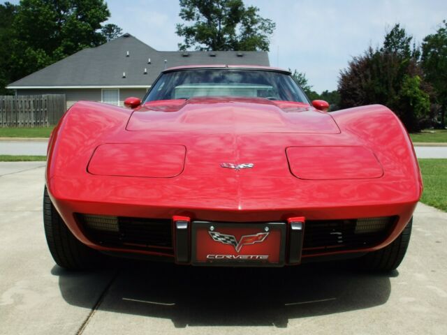 Chevrolet Corvette 1977 image number 1