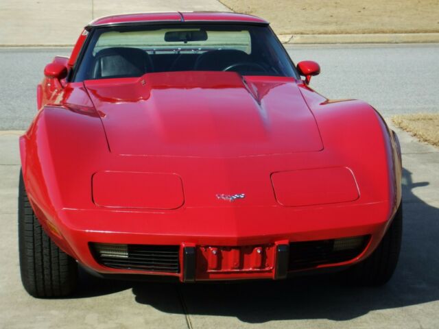 Chevrolet Corvette 1977 image number 11