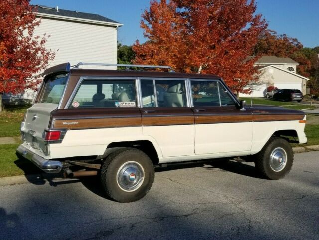 Jeep Wagoneer 1977 image number 3