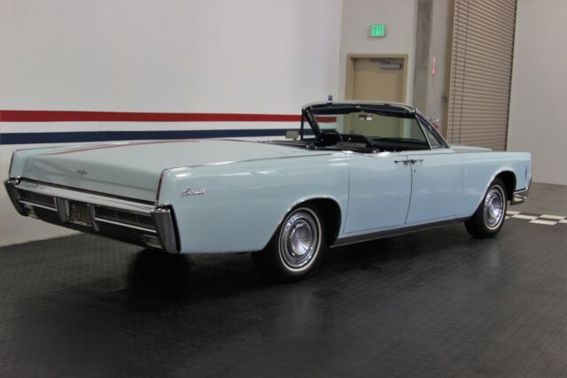 Lincoln Continental 1966 image number 28