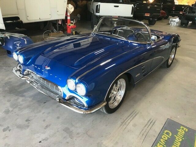 Chevrolet Corvette 1961 image number 0