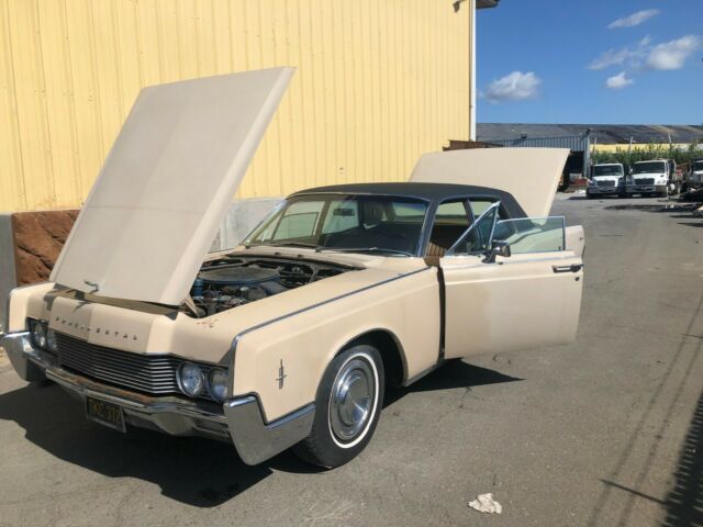 Lincoln Continental 1966 image number 13