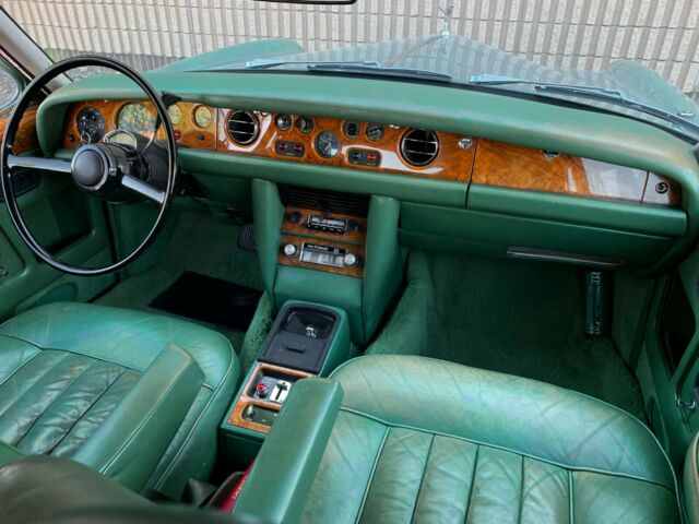 Rolls-Royce Corniche 1970 image number 13