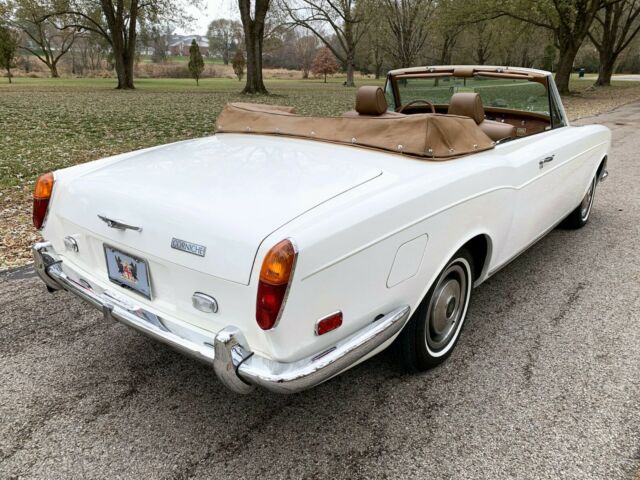 Rolls-Royce Corniche 1971 image number 8