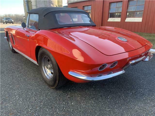 Chevrolet Corvette 1962 image number 18