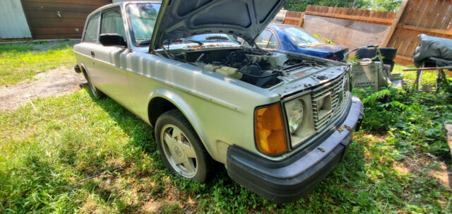 Volvo 240 1979 image number 42