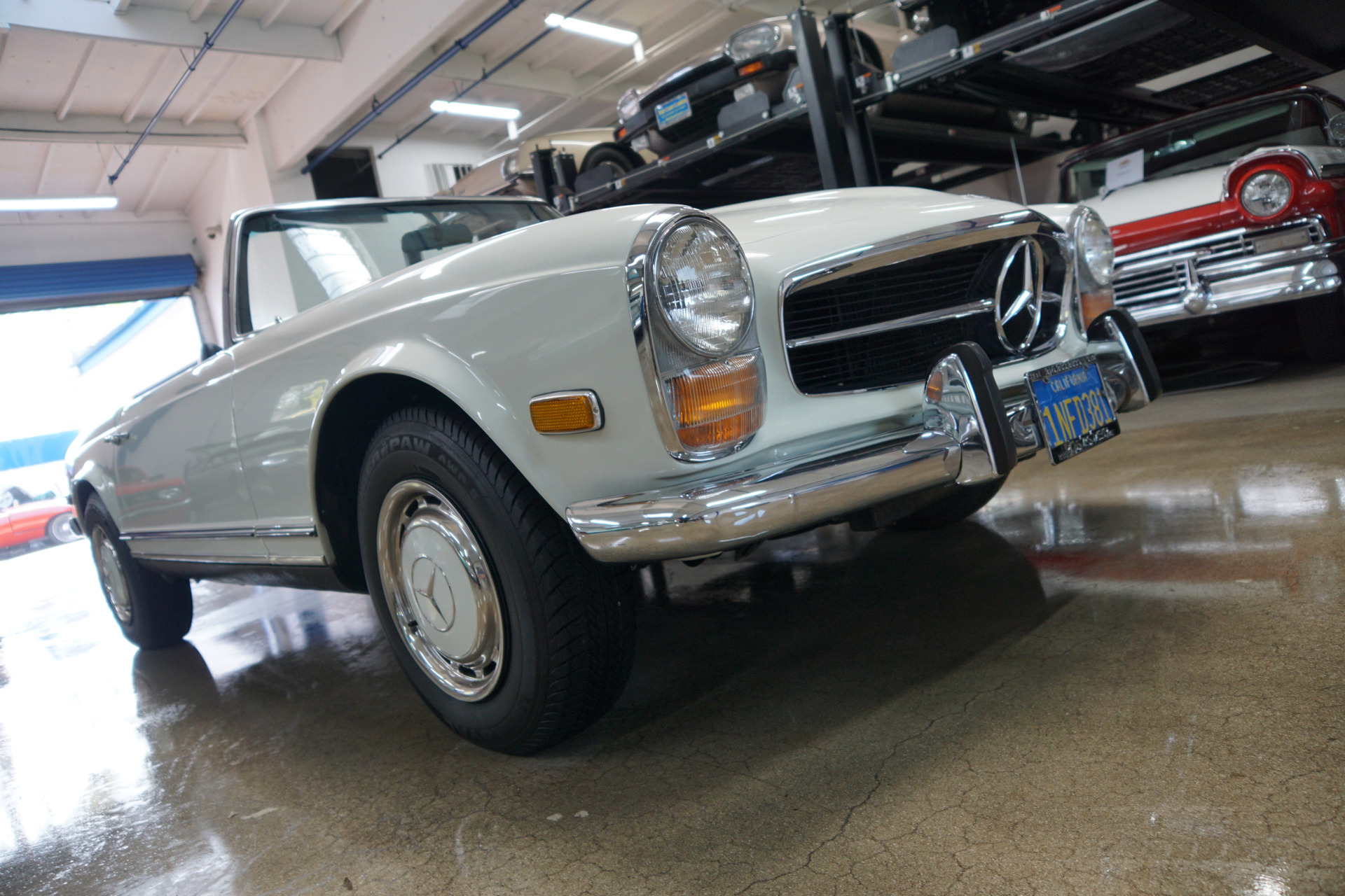 Mercedes-Benz 280SL Roadster 1969 image number 10