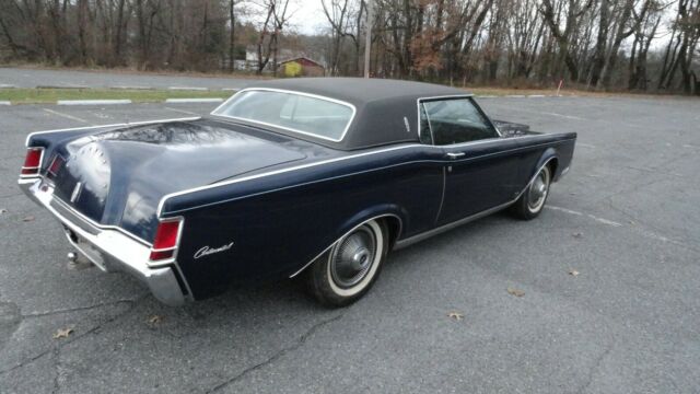 Lincoln Continental 1969 image number 28