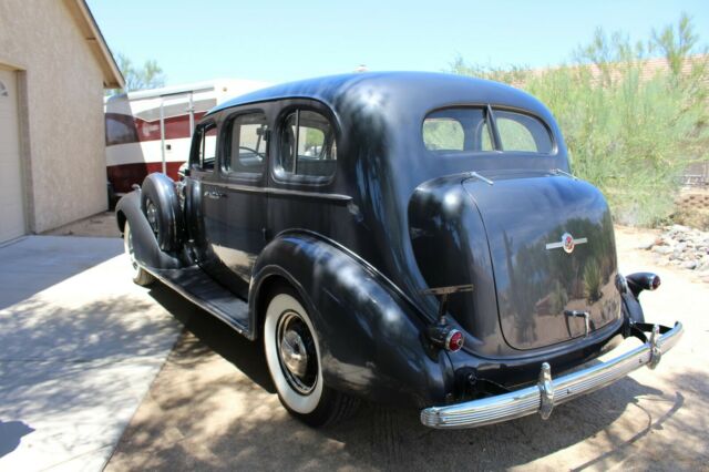 Buick Series 90 1936 image number 2