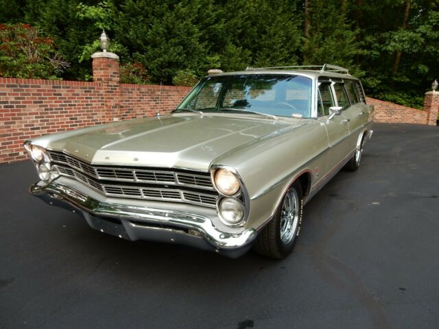 Ford Galaxie 1967 image number 1