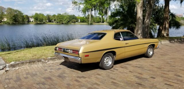 Plymouth Duster 1972 image number 11