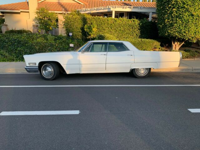 Cadillac DeVille 1967 image number 0