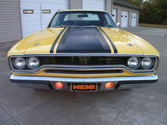 Plymouth Road Runner 1970 image number 13