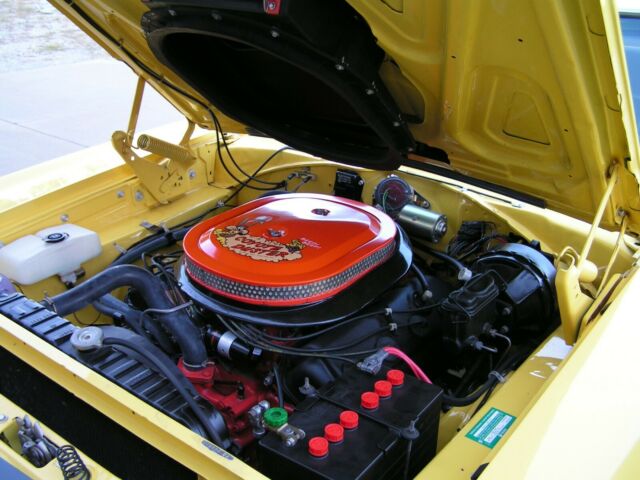 Plymouth Road Runner 1970 image number 33