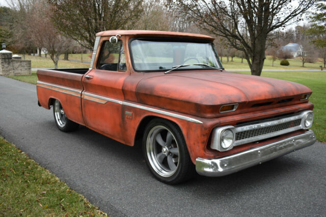 Chevrolet C-10 1965 image number 2