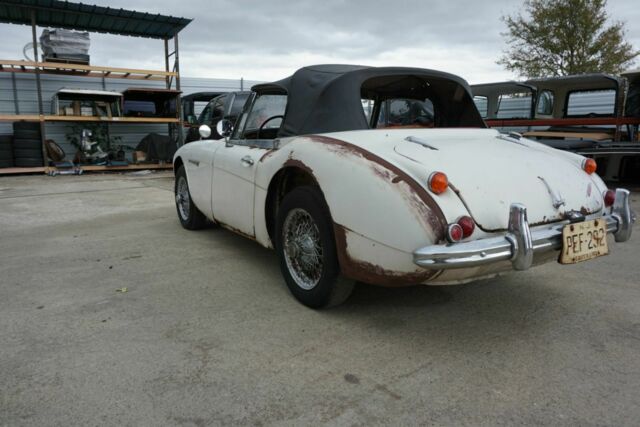 Austin Healey BJ-8 1967 image number 17