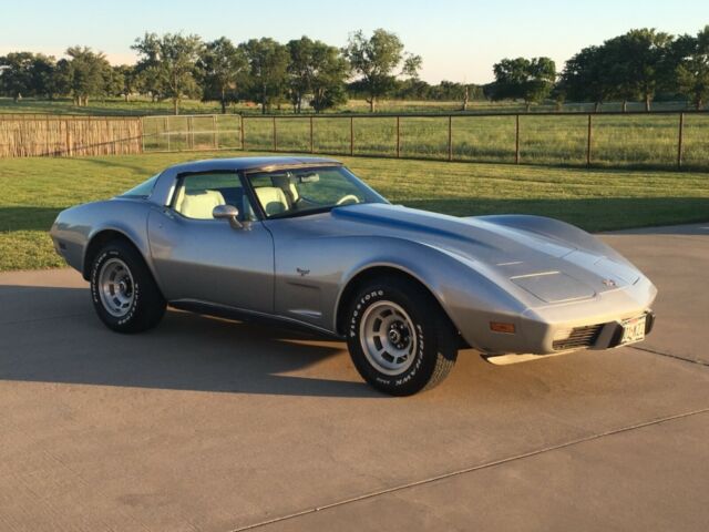 Chevrolet Corvette 1979 image number 1