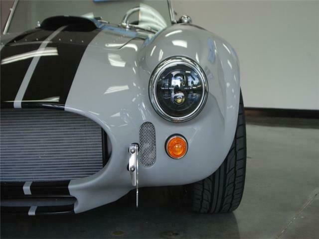 Backdraft Racing Cobra RT4 Roadster 1965 image number 2