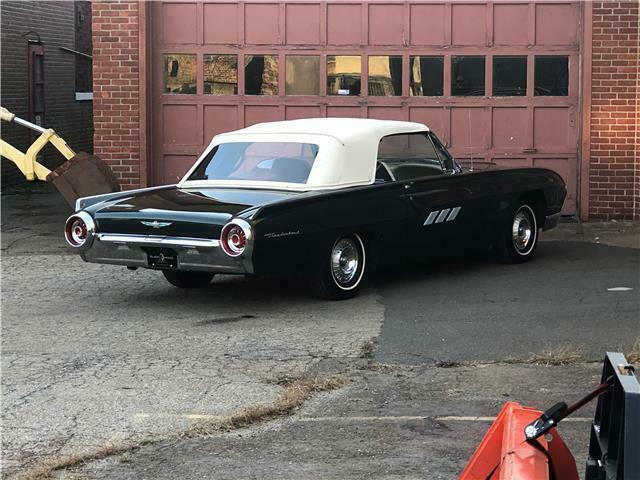 Ford Thunderbird 1963 image number 27