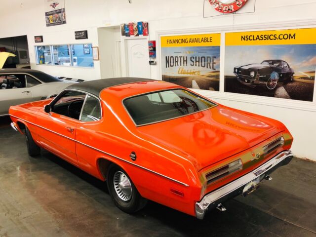 Plymouth Duster 1972 image number 31