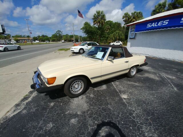 Mercedes-Benz SL-Class 1978 image number 2