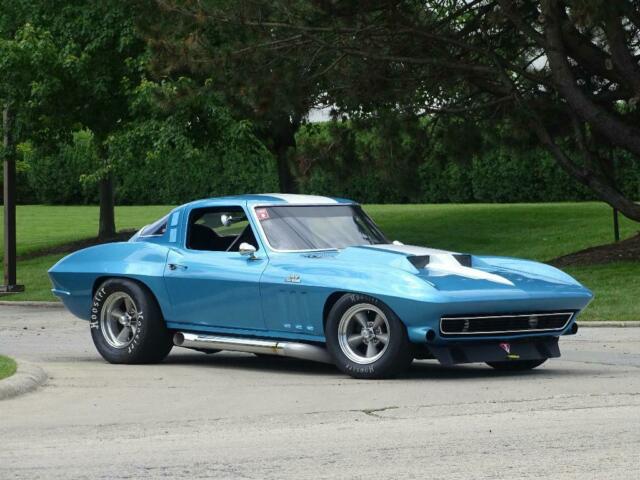 Chevrolet Corvette 1965 image number 33