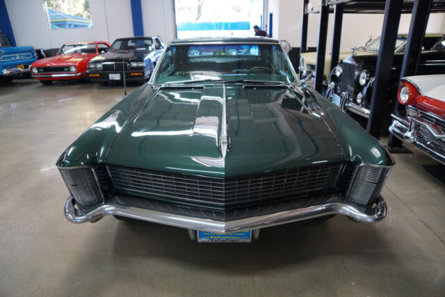 Buick Riviera Gran Sport 425/360HP Dual Quads V8 1965 image number 9