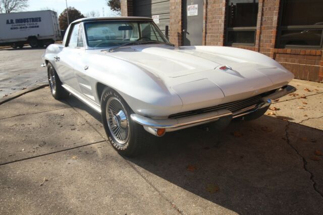 Chevrolet Corvette 1964 image number 31