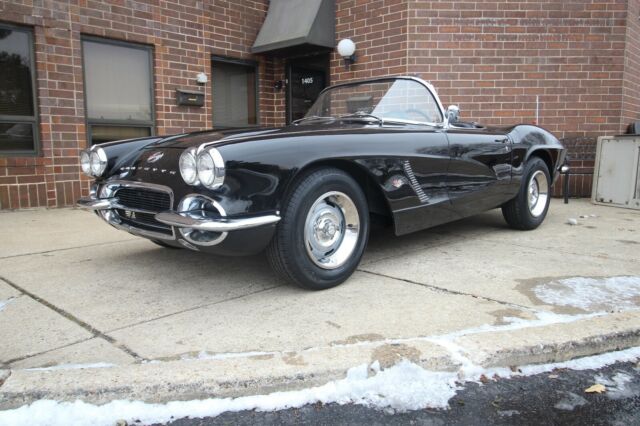 Chevrolet Corvette 1962 image number 0