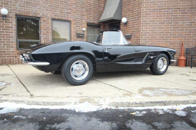 Chevrolet Corvette 1962 image number 30