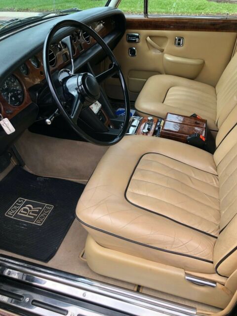 Rolls-Royce Silver Shadow 1972 image number 28