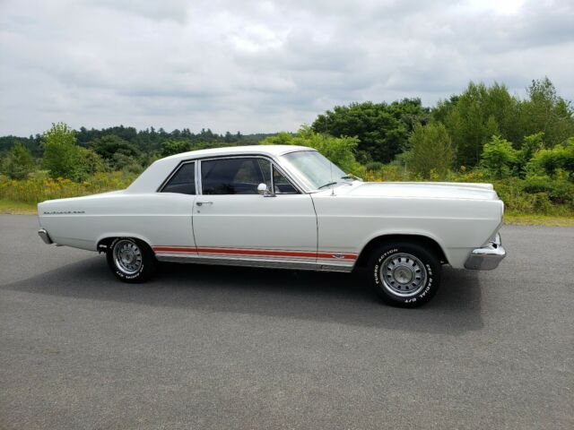 Ford Galaxie 1966 image number 1