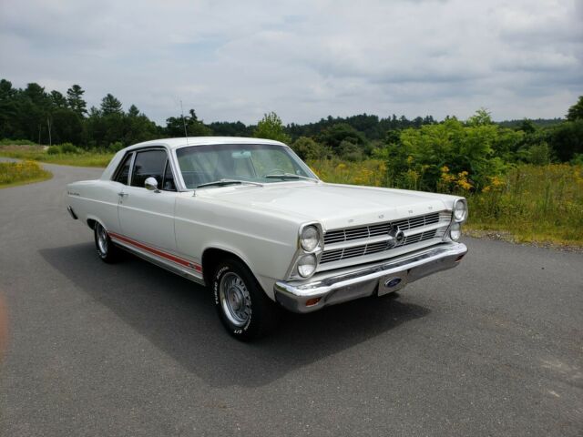 Ford Galaxie 1966 image number 13