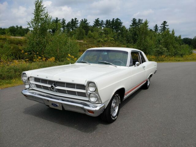 Ford Galaxie 1966 image number 2