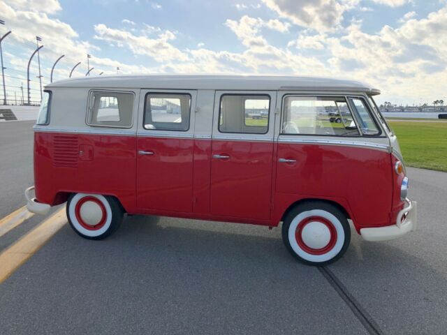 Volkswagen Bus/Vanagon 1972 image number 20