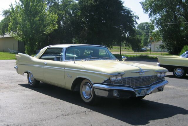 Chrysler Imperial 1960 image number 0