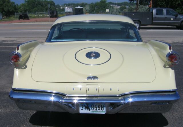 Chrysler Imperial 1960 image number 12