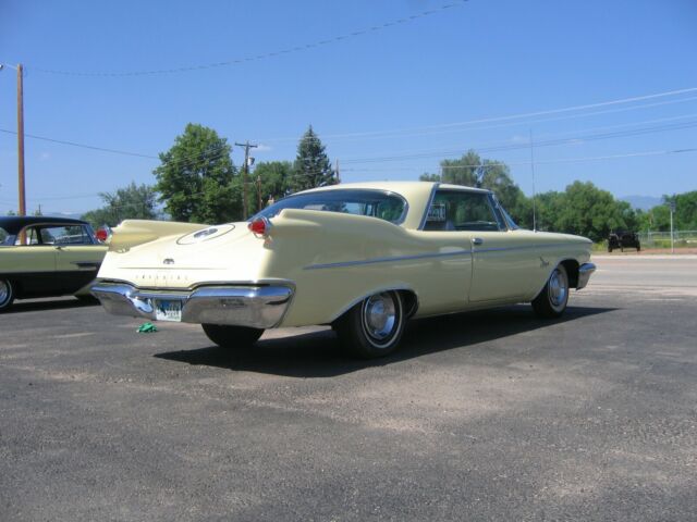 Chrysler Imperial 1960 image number 23