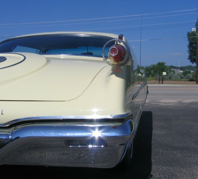 Chrysler Imperial 1960 image number 31