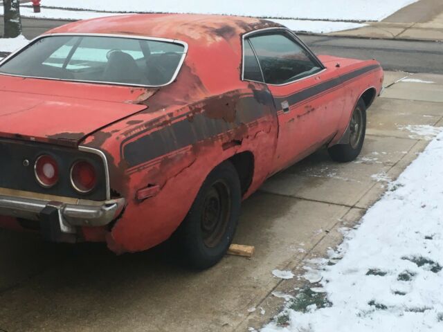 Plymouth Barracuda 1973 image number 2