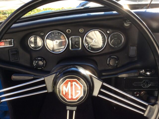 MG MGC 1968 image number 32